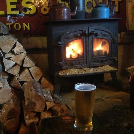 The Nags Head Inn Abercych Екстер'єр фото